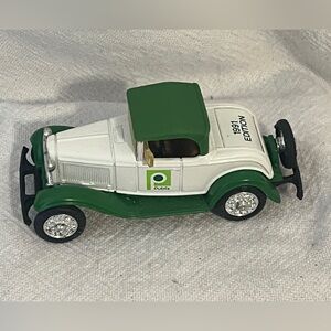 Vintage Publix Die cast Classic 1991 edition Green and White Toy Car